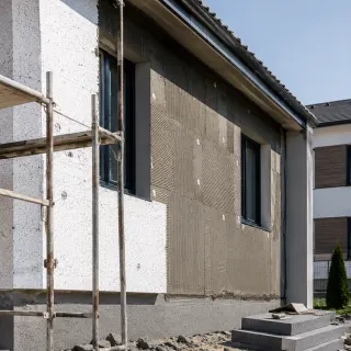 Image générée : Scène de rénovation d'une maison moderne